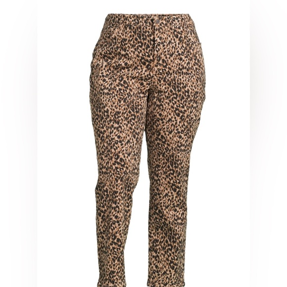 ⭐️New with Tags ⭐️Terra & Sky Women's Plus Straight Leg Jeans, Leopard print 26W - Picture 1 of 4